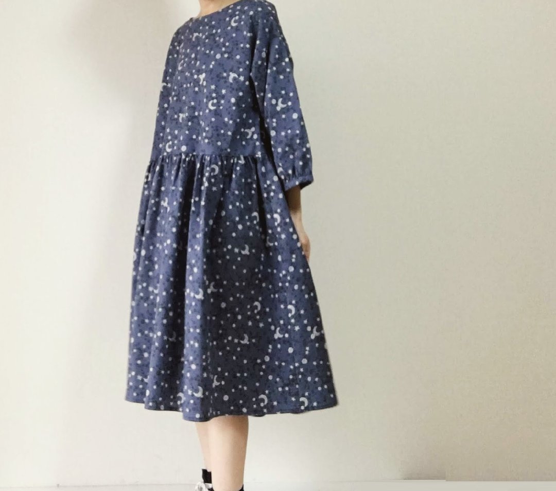 Gather one-piece dress night sky with moon and star three-quarter sleeve - 洋装/连衣裙 - 棉 灰色