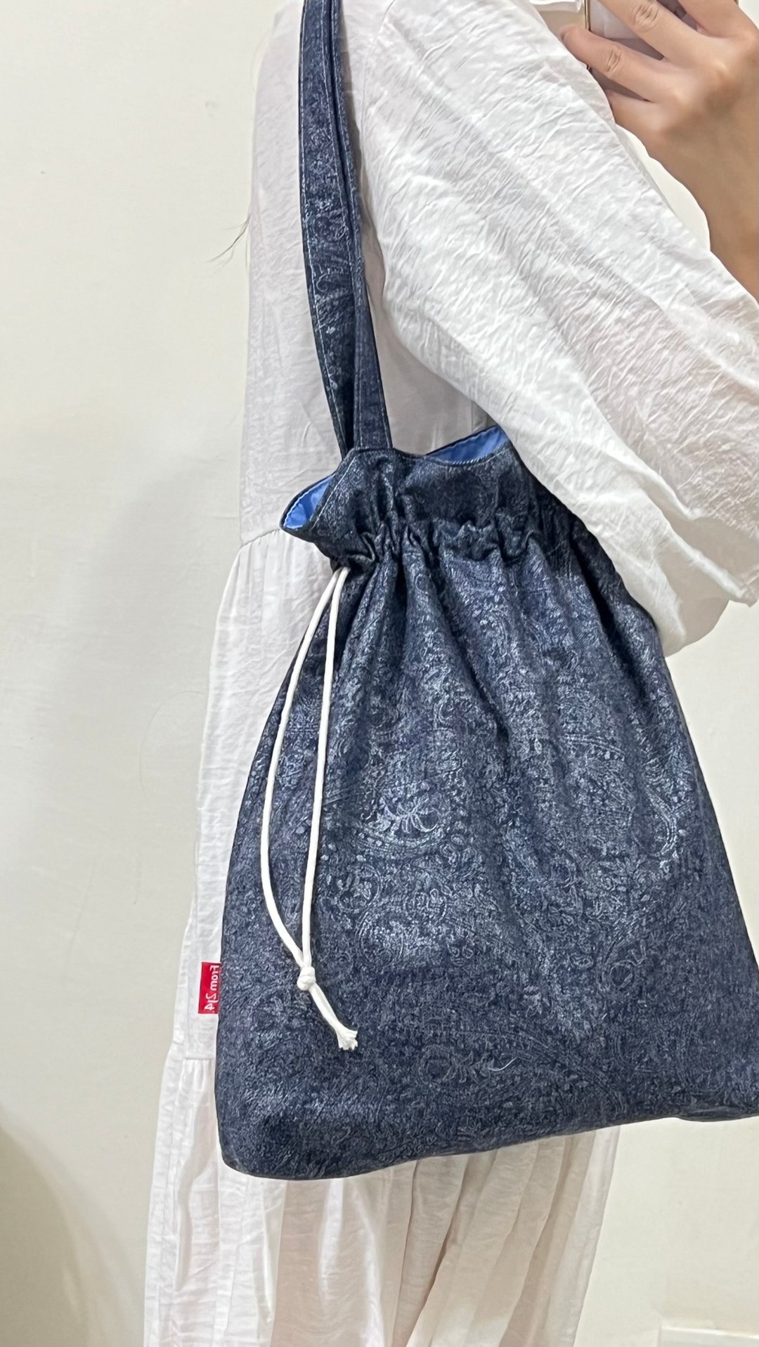 From2j4手工布包_花路肩背包(丹宁变形虫花纹) - 侧背包/斜挎包 - 棉 蓝色
