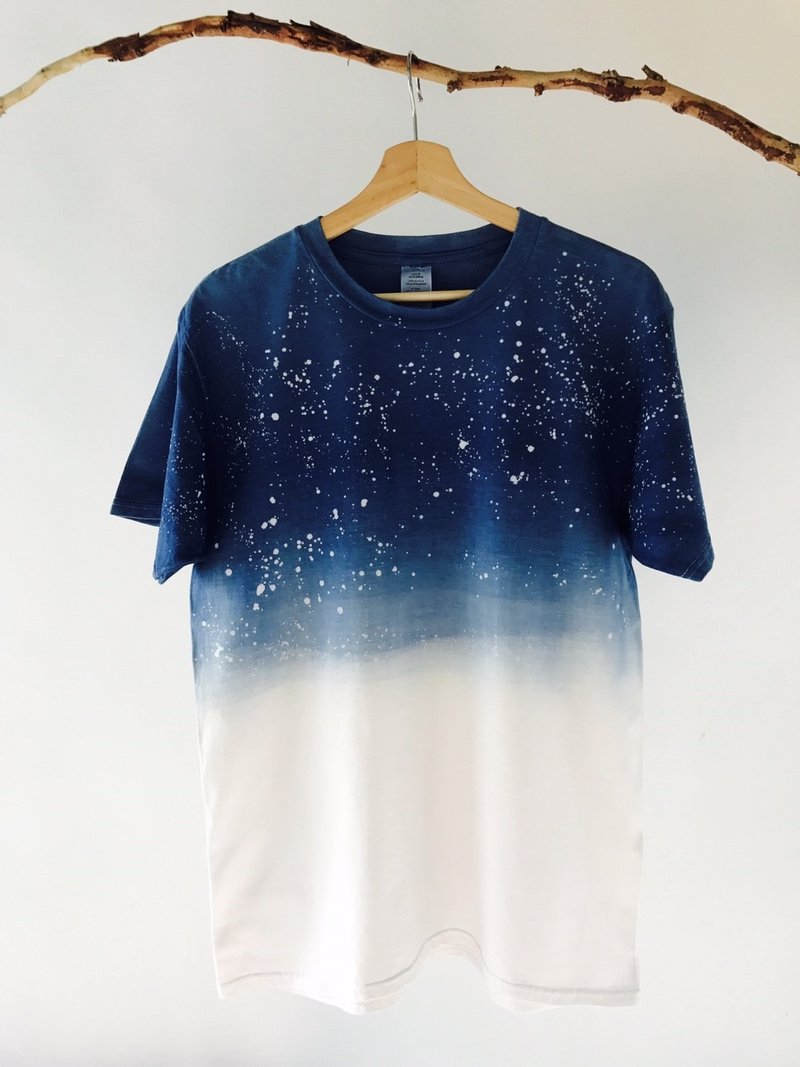 自在染isvara手工蓝染海洋系列仰望星空纯棉T-shirt - 中性连帽卫衣/T 恤 - 棉．麻 蓝色