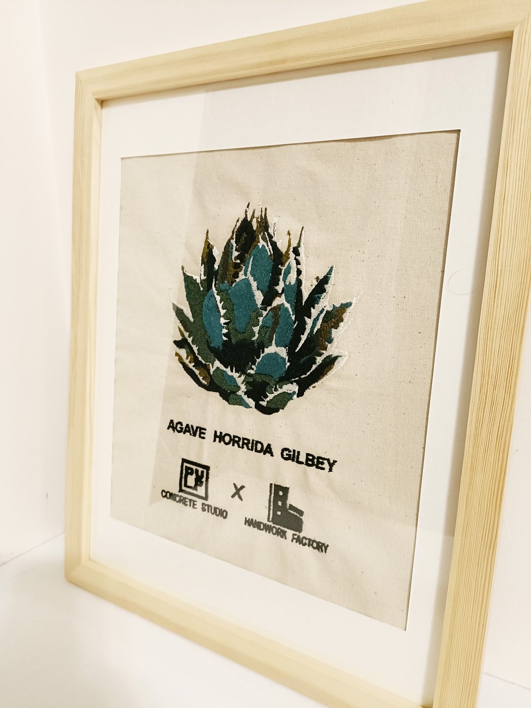 霍利达龙舌兰刺绣挂画(可客制) - 海报/装饰画/版画 - 绣线 咖啡色