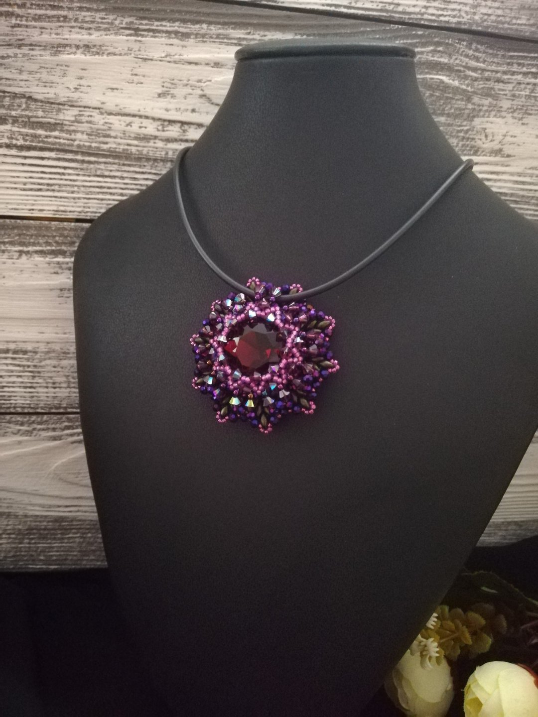Beaded pendant with crystals , Lilac pendant - star - 颈链 - 其他材质 紫色
