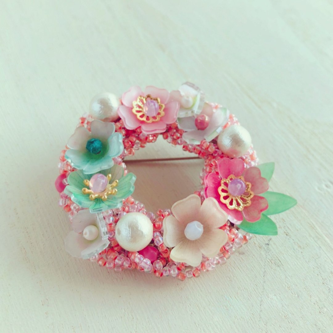 Small flower circle brooch (A) Accessories for 3D plastic van (Shrink Plastic) - 胸针 - 塑料 粉红色