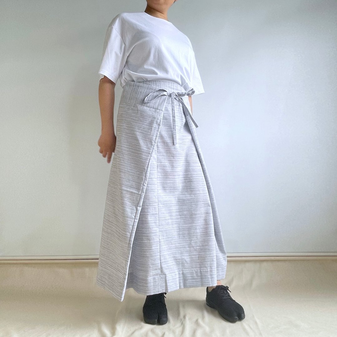 【独一无二】方块布裙 - 棉麻和服布料 浅蓝色絣织条纹 - 裙子 - 棉 白色