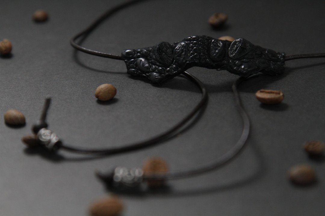 鳄鱼之顶波洛领带 (Bolo Tie) - 项链 - 真皮 黑色
