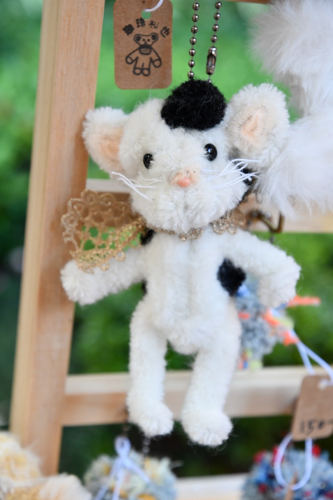 白黑花猫/奔驰猫 站着12cm-毛根扭扭棒手作吊饰/毛料娃娃 - 玩偶/公仔 - 其他材质 白色