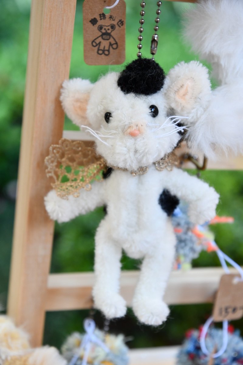 白黑花猫/奔驰猫 站着12cm-毛根扭扭棒手作吊饰/毛料娃娃 - 玩偶/公仔 - 其他材质 白色