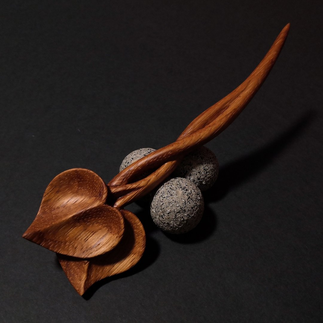 Wooden carved hair stick with leaves. Wooden hairpin. - 发饰 - 木头 咖啡色