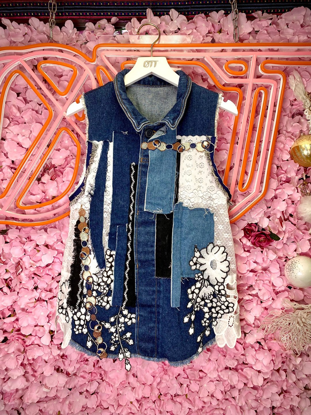 OTT独一无二•Unique绣花蕾丝牛仔外套Denim Jacket - 女装休闲/机能外套 - 棉 白色