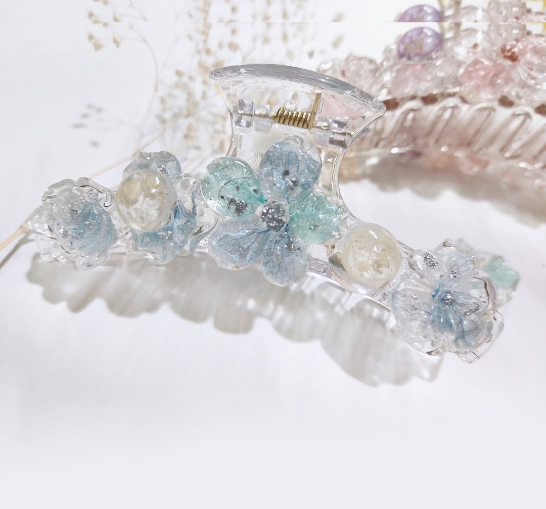 Spring Lover Sky Blue sakura flower hair clip  cherry blossom hair clip - 发饰 - 树脂 蓝色