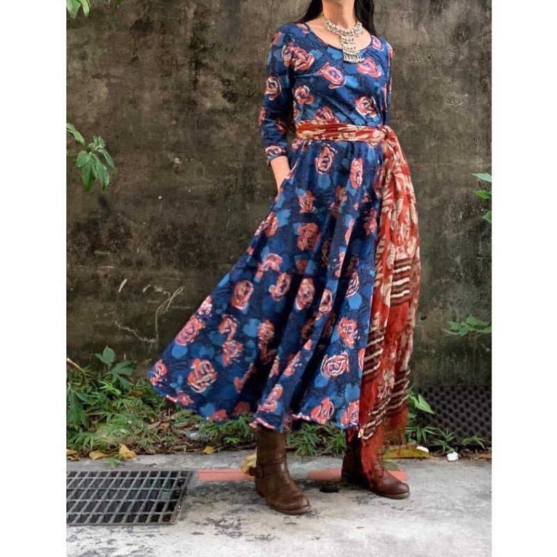 StarryRose星夜玫瑰Merry Dress。印度手刻章盖印植物染 - 洋装/连衣裙 - 棉．麻 蓝色