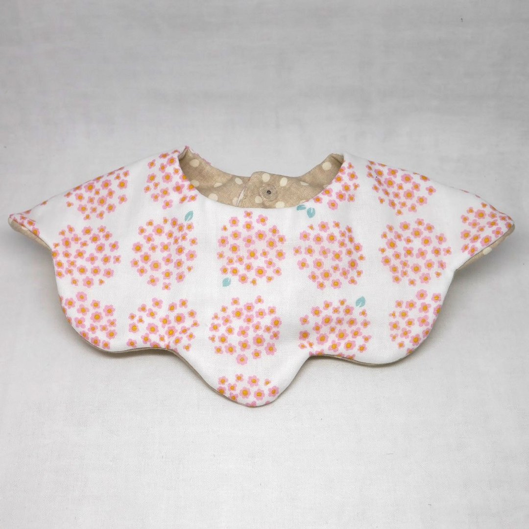 Japanese Handmade 8-layer-gauze 360 circle bib/flower type - 围嘴/口水巾 - 棉．麻 粉红色
