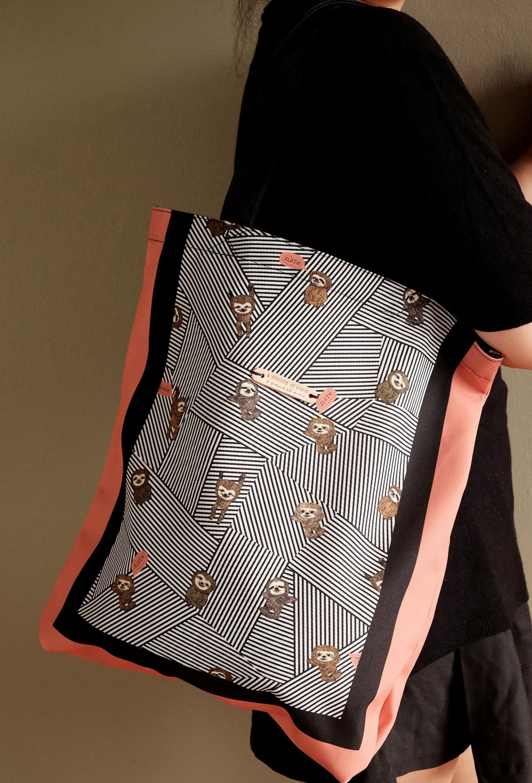 Tote bag : LAZY SLOTH - 手提包/手提袋 - 棉 黑色