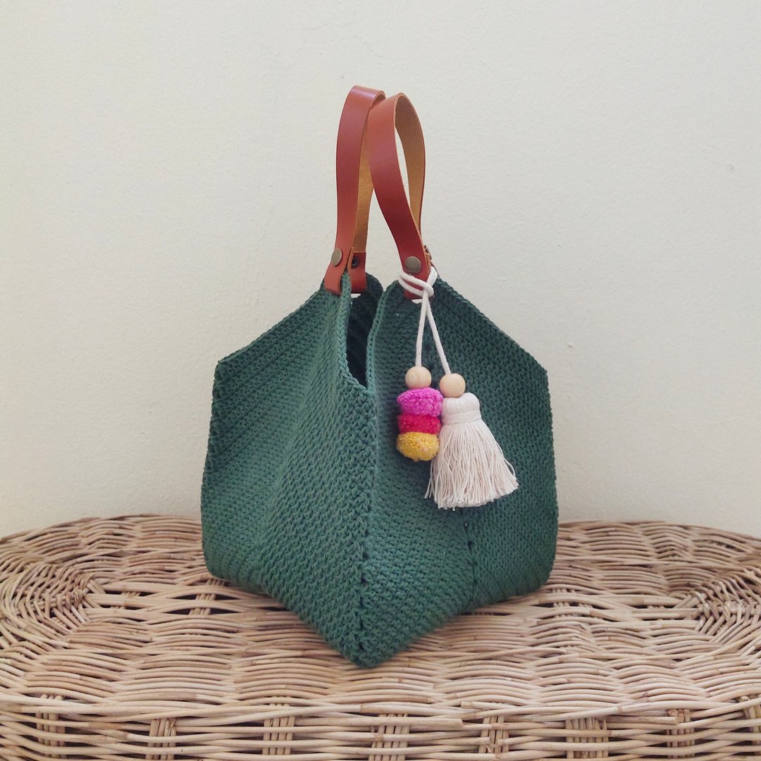 Minimal Granny Boho Bag - crochet bag from cotton yarn & genuine leather strap - 手提包/手提袋 - 棉 多色