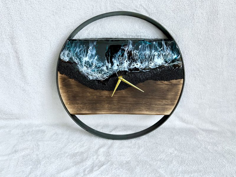 Black Loft wood Beach wall clock, resin ocean clock with sea 壁飾 掛鐘 藍染 女 禮物 入厝禮物 - 时钟/闹钟 - 树脂 蓝色