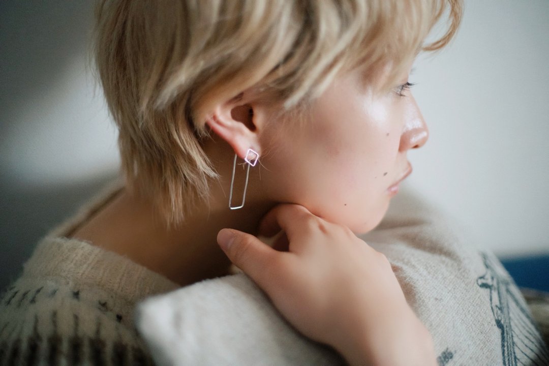 petit earrings square silver color - 耳环/耳夹 - 银 银色