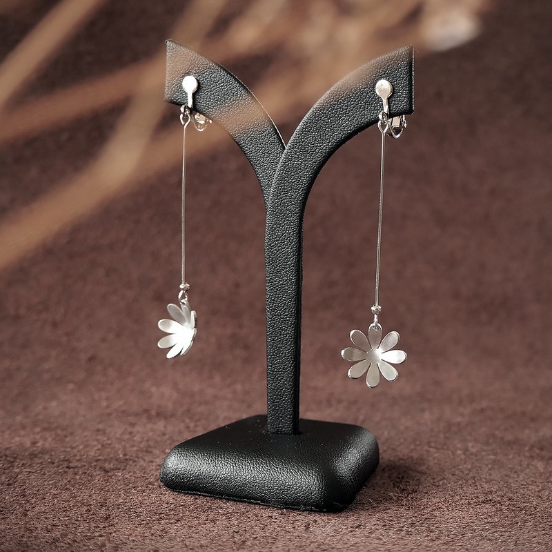 Long Hanabi stainless earrings - 耳环/耳夹 - 不锈钢 银色