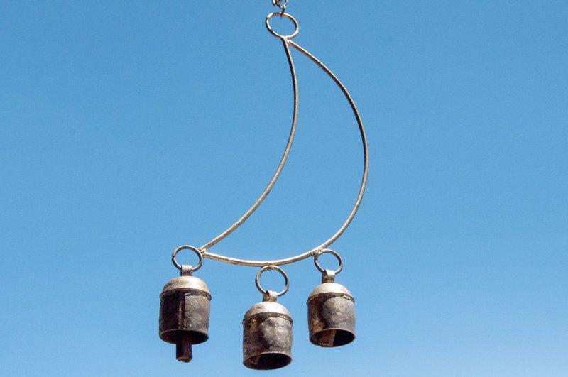 手工牛铃 波西米亚风格牛铃 文房具铜制牛铃 沙漠铃铛-宇宙风月亮 - 摆饰 - 铜/黄铜 卡其色