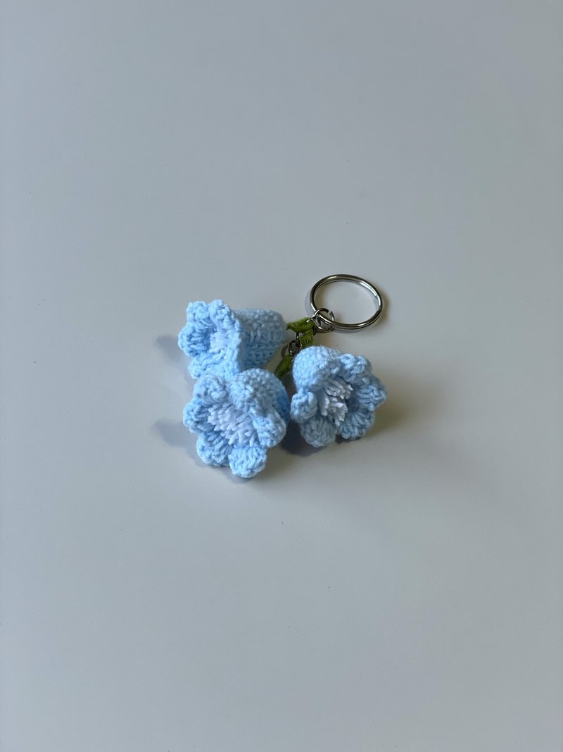 铃兰花吊饰/钩针编织吊饰/送礼小物/情侣吊饰 - 吊饰 - 棉．麻 