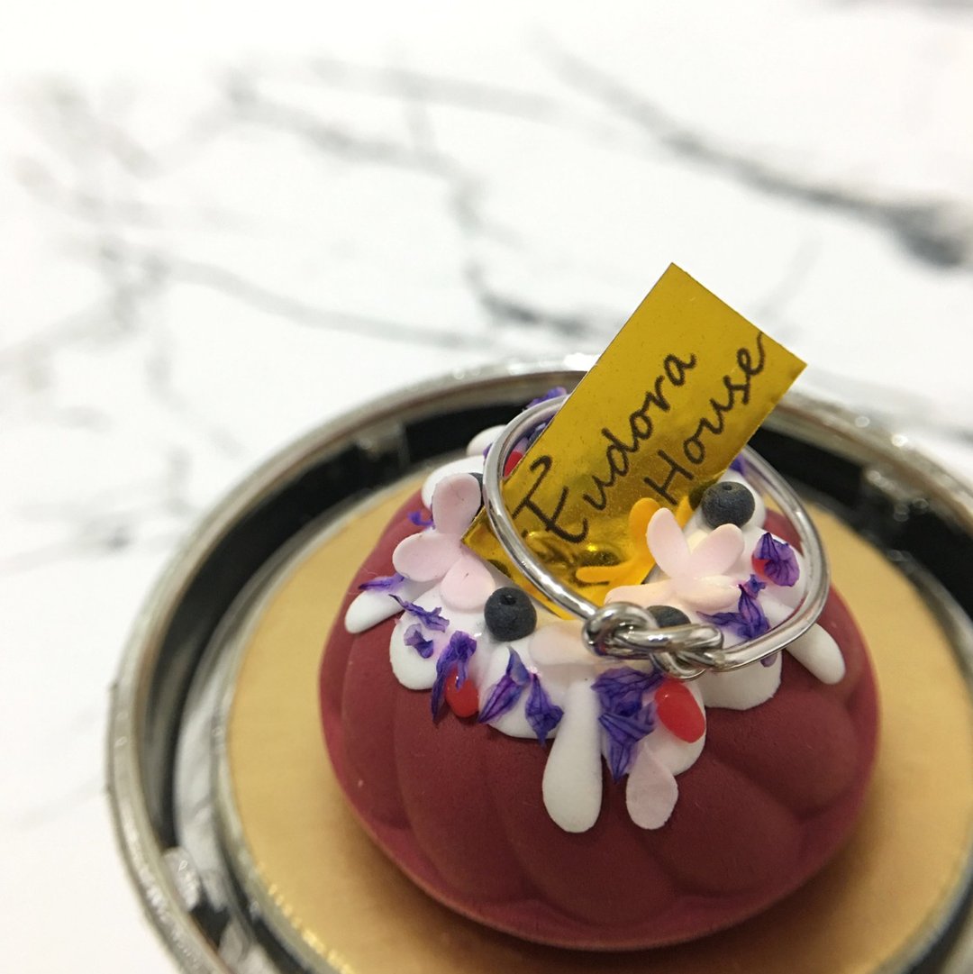 Kugelhopf 咕咕霍夫 法式甜点 戒指展示架 - 其他 - 粘土 