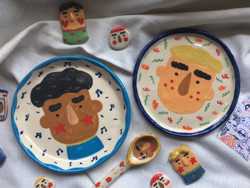 A boy on plates - 盘子/餐盘/盘架 - 陶 