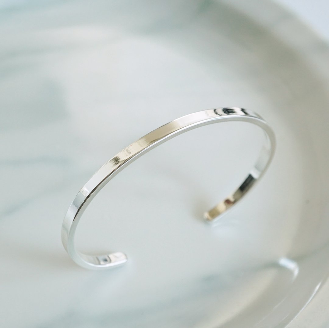 白金精镀简约幼手镯｜SKINNY BANGLE by Studdedheartz - 手链/手环 - 其他金属 银色