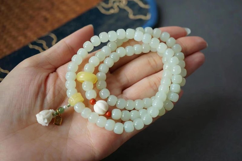 和田 黄口 凝串。生命灵数4 - 手链/手环 - 宝石 