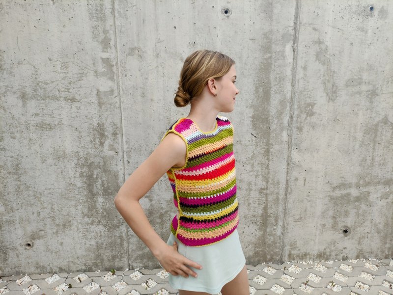 亮丽多彩背心 手工羊毛无袖毛衣 - 女装背心 - 羊毛 多色