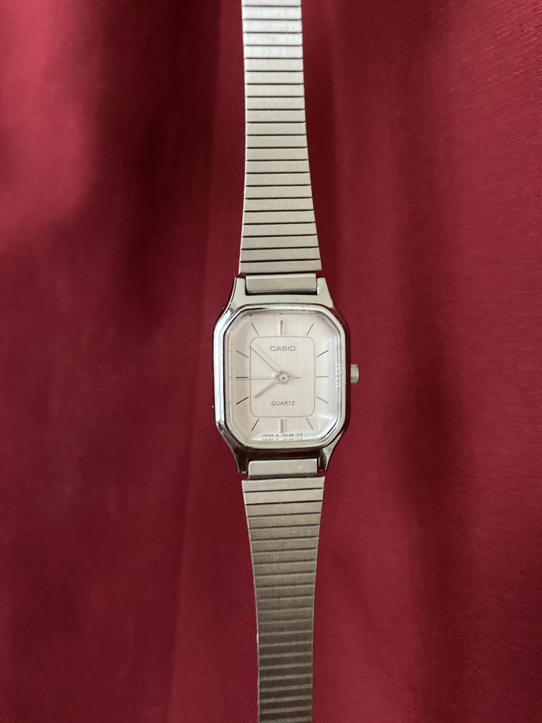 CASIO 少见八角银色表壳 几何时标 不锈钢表带 古董表 石英表 - 女表 - 其他金属 银色