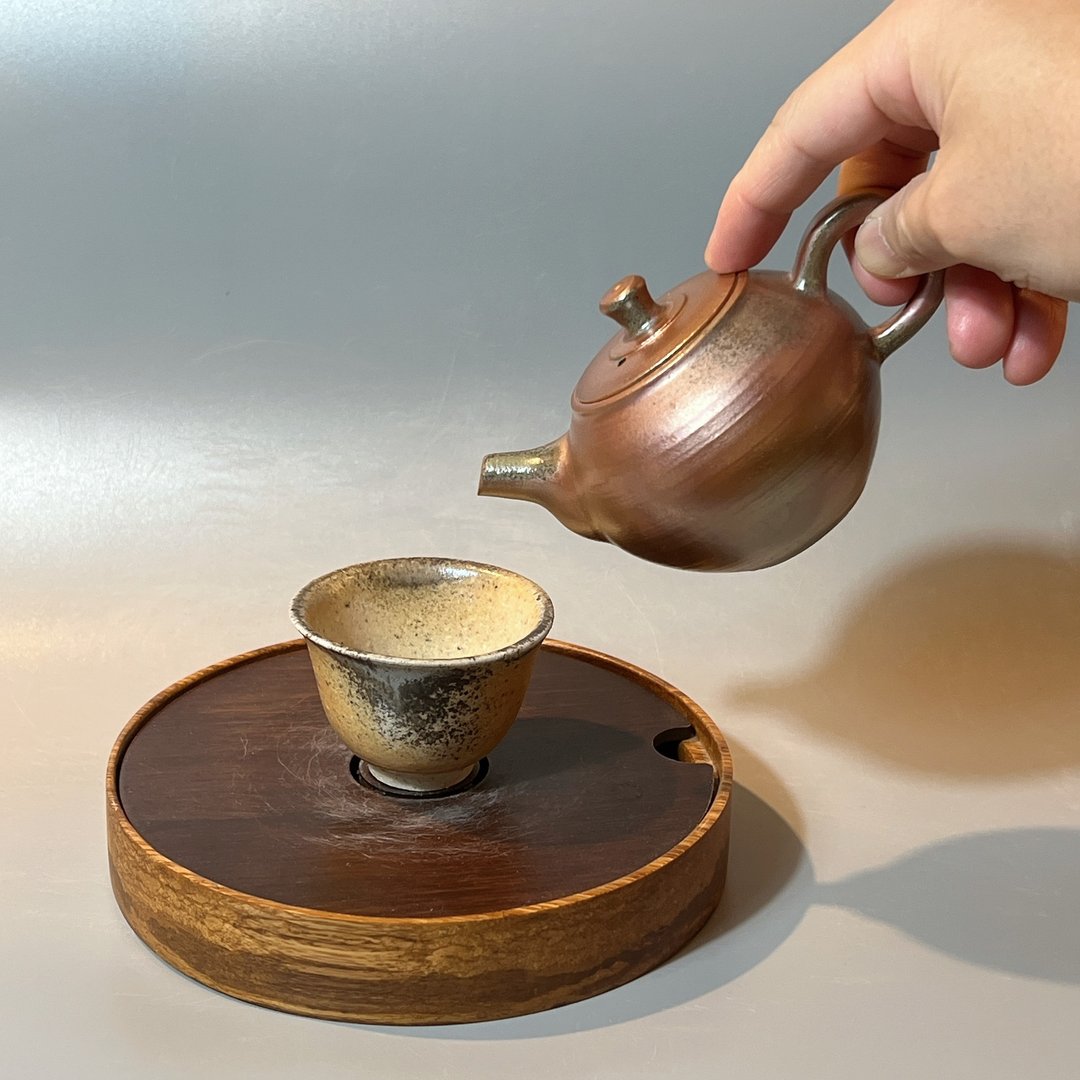 柴烧古朴落灰金彩茶壶 / 小平凡手作 - 茶具/茶杯 - 陶 