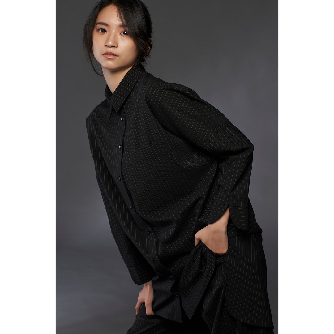 黑色条纹落肩长版衬衫-日本制布料 - 女装衬衫 - 聚酯纤维 黑色