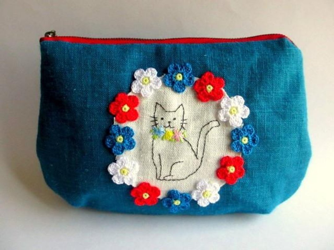 Flowers and cats of linen pouch * turquoise blue C - 化妆包/杂物包 - 棉 蓝色