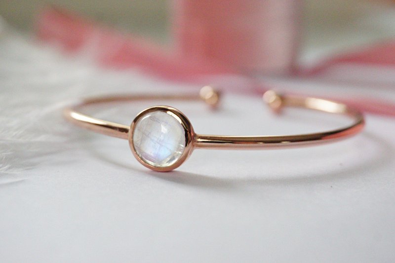 Natural Rainbowmoonstone Bracelet Silver925 with Rosegold Plated. - 手链/手环 - 纯银 白色