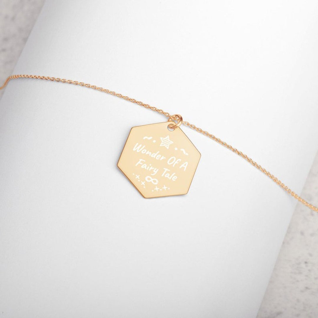 Wonder Of A Fairy Tale Engraved Silver Hexagon Necklace - 项链 - 纯银 