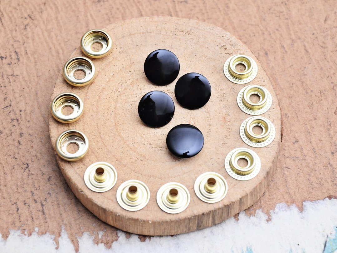 【大跳豆系列—15mm扣面四合扣｜黑色 NERO（4入组）】手工皮革 个人化 皮革DIY 皮革工具 四合扣 啪钮 车缝钮 打钮工具 - 皮件 - 其他金属 黑色