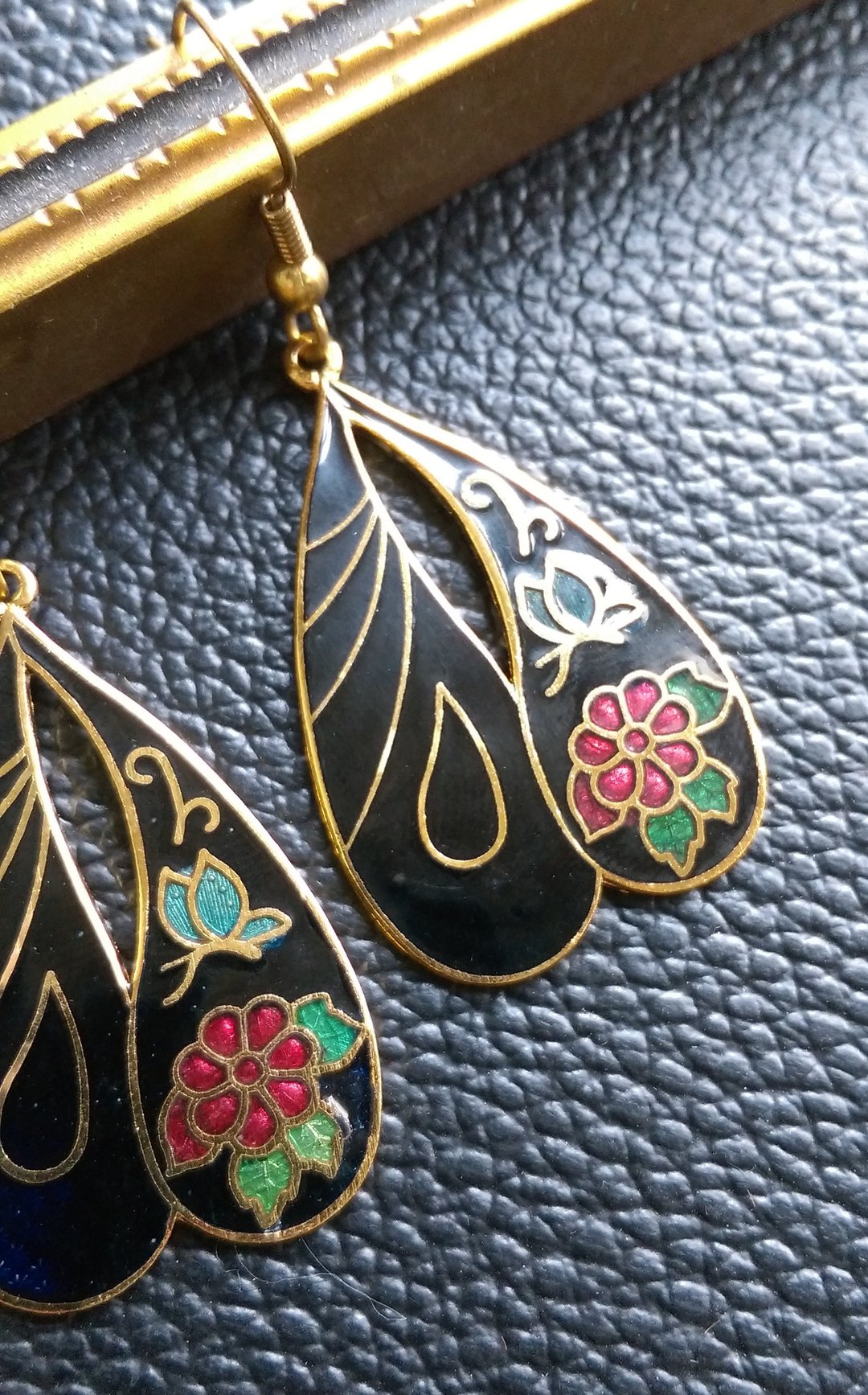 Vintage Jewelry 西洋古董饰品 小蝴蝶花卉 景泰蓝 耳勾 针式耳环 - 耳环/耳夹 - 其他材质 金色