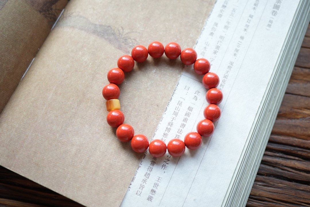 9mm天然原矿朱砂. 帝王砂 蜜蜡盘珠设计单圈手串s - 手链/手环 - 木头 红色