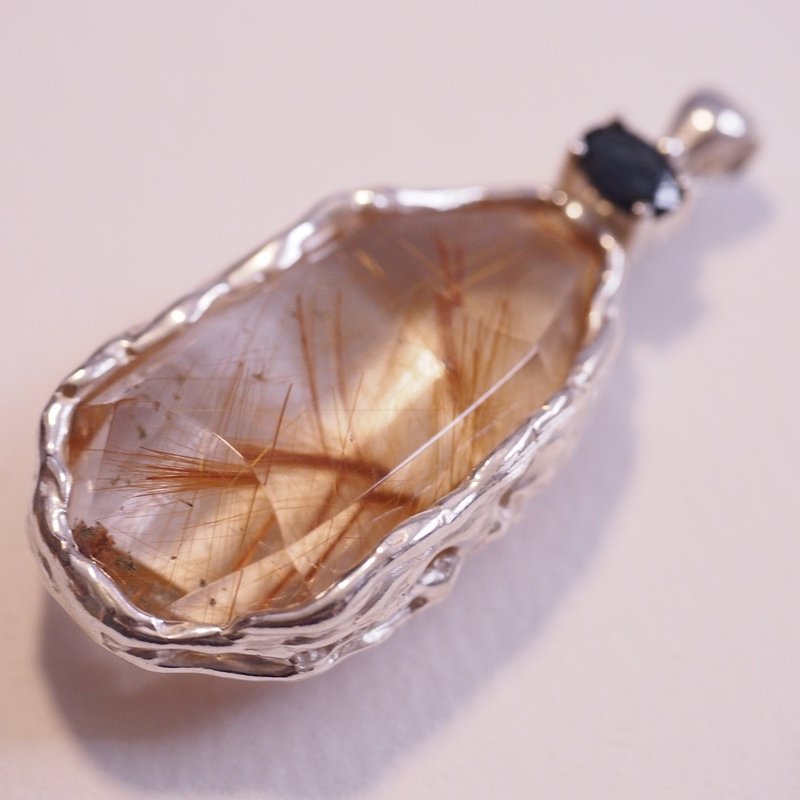 大颗 钛晶 少见造型 蓝宝石 手工纯银坠子 Rutile Quartz - 项链 - 水晶 金色