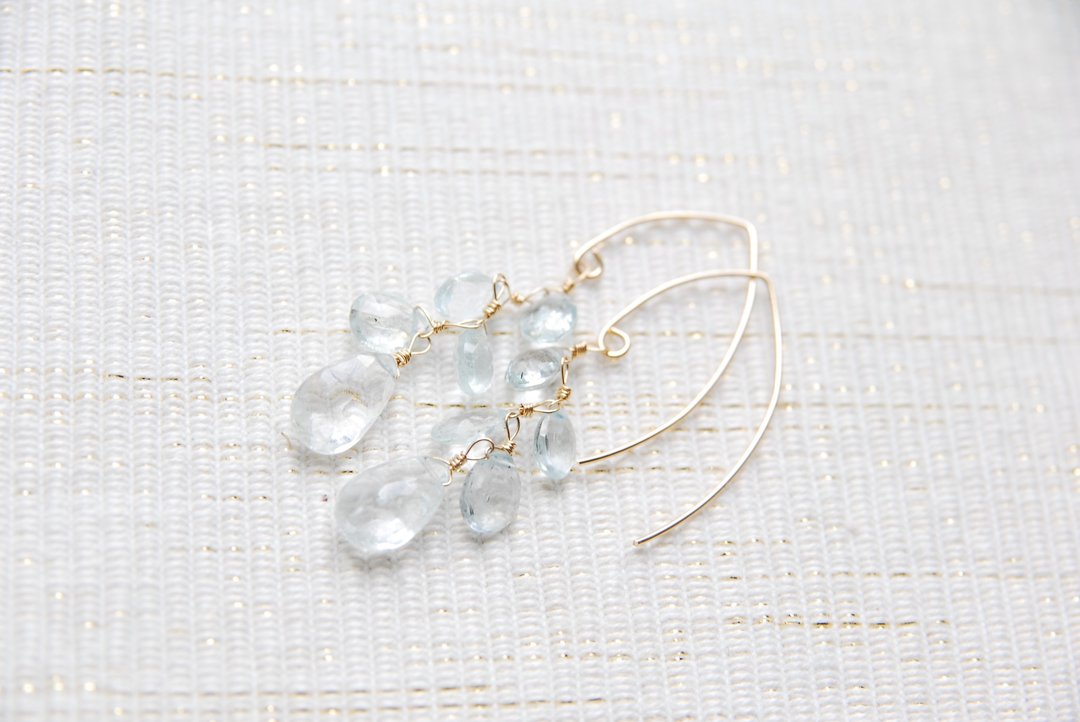 Aquamarine's Suzaku Marukisu Hook Earrings 14 kgf - 耳环/耳夹 - 宝石 蓝色