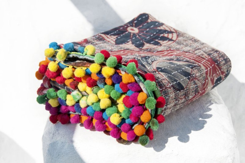 纱丽布野餐垫/刺绣桌巾/刺绣壁纸/手缝纱丽线椅垫地垫-流苏花朵 - 野餐垫 - 棉．麻 多色