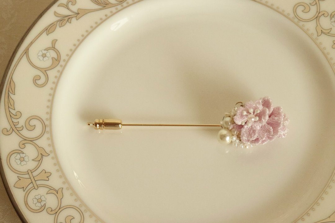 浪漫女神樱/樱花珠缀刺绣胸针/ 不锈钢胸针/ 日本金具/ p001 - 胸针 - 绣线 粉红色