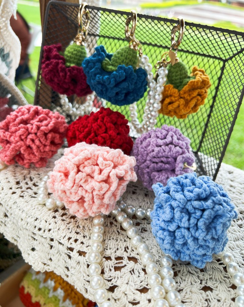 【兔贝儿】母亲节康乃馨挂见吊饰/珍珠配饰 - 钥匙链/钥匙包 - 棉．麻 白色