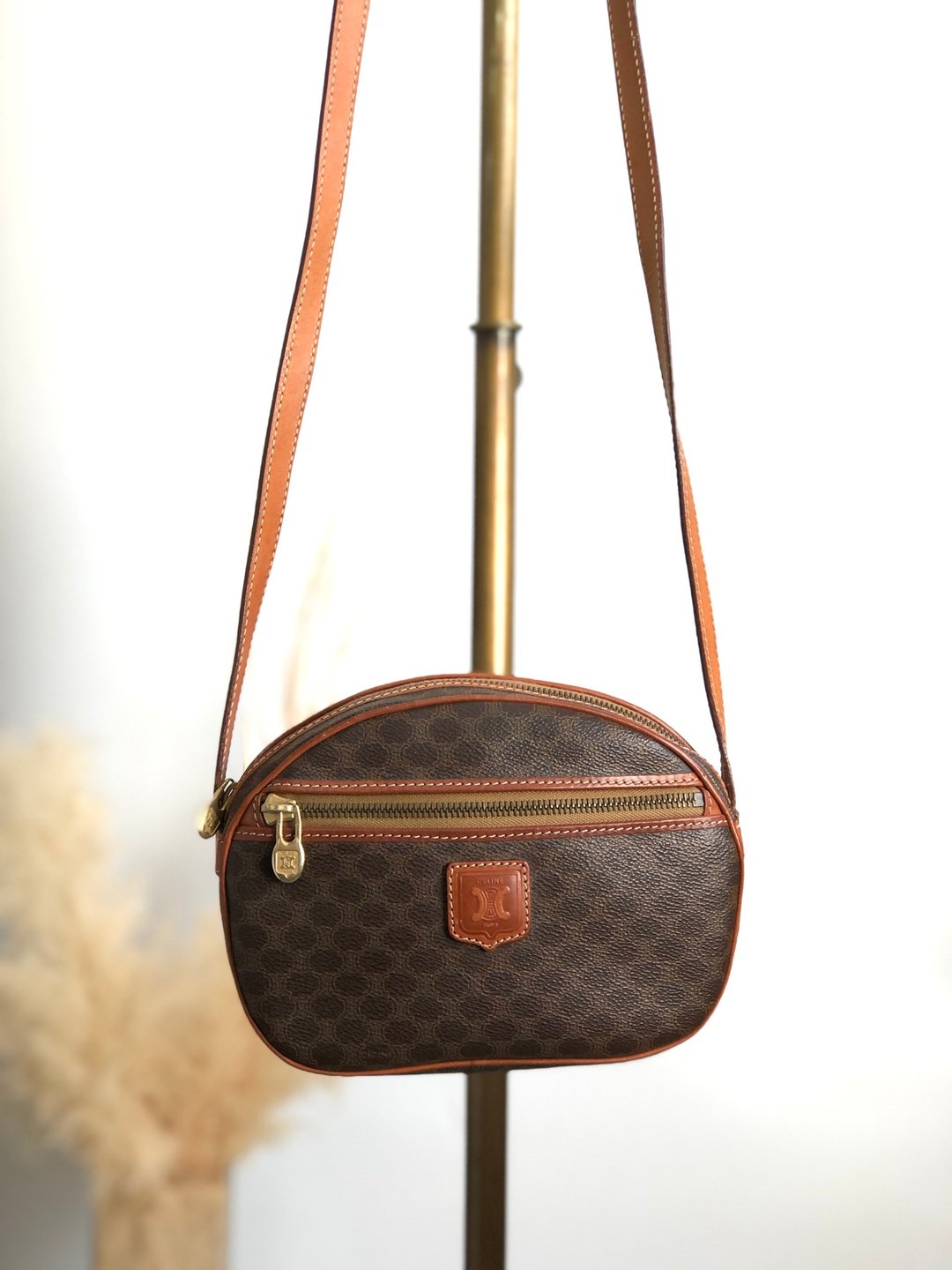 【日本直送，名牌包装】CELINE Macadam 单肩包棕Blason 压纹 PVC 皮革 圆形 Vintage kfckrb - 侧背包/斜挎包 - 防水材质 咖啡色