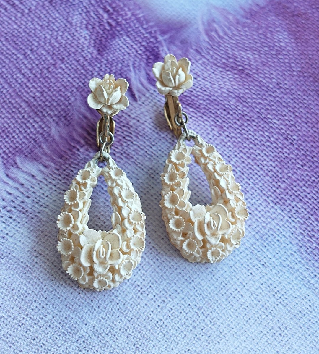 Vintage Jewelry 赛璐珞塑料  垂坠 水滴玫瑰小花  夹式耳环 - 耳环/耳夹 - 其他金属 金色