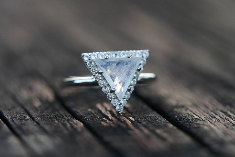 神圣三角。柒壹。月光石戒指戒围 7∣礼物 母亲节 毕业 - 戒指 - 宝石 透明