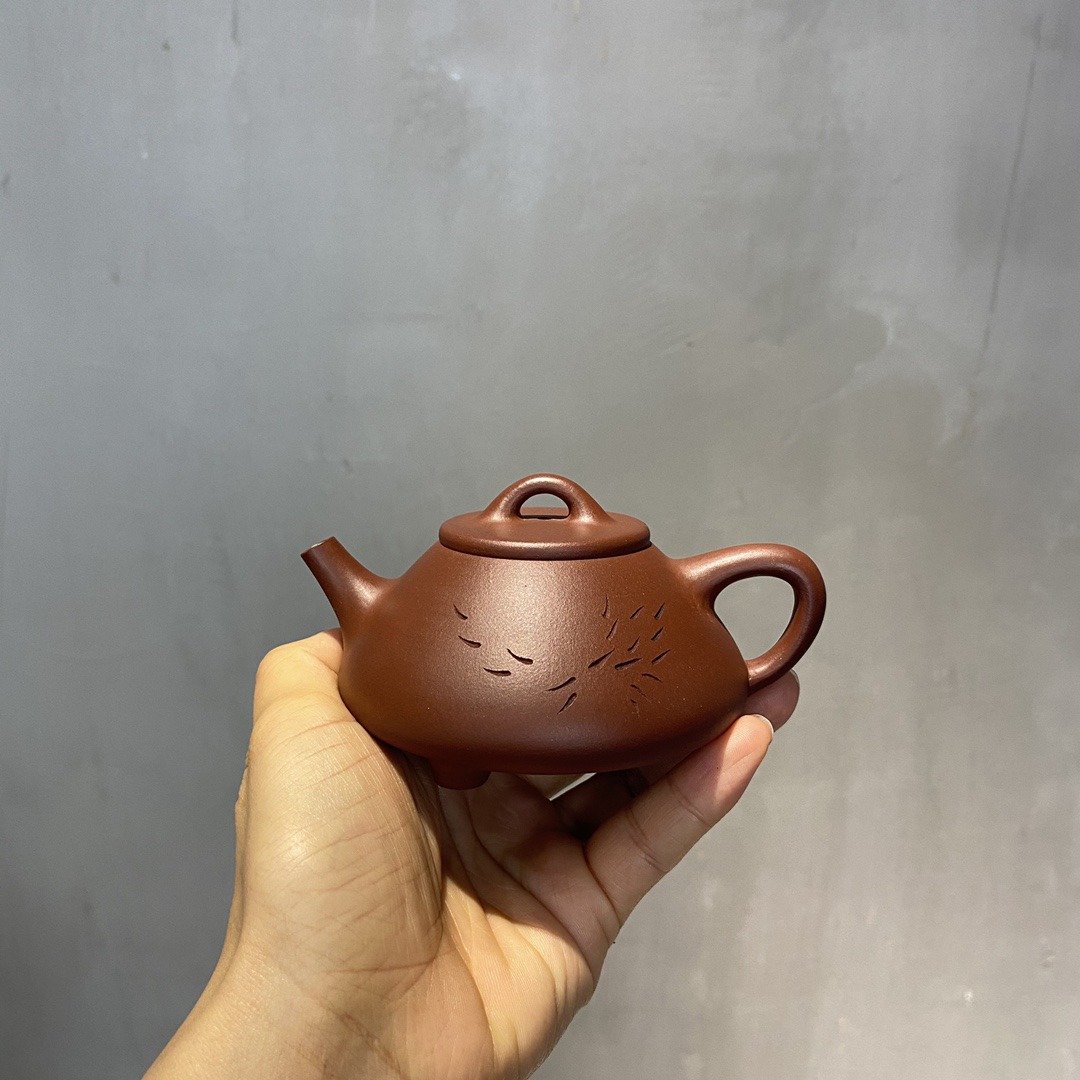 子冶石瓢 鱼戏 底槽清 160ml 把玩精品 茶壶 紫砂壶 - 茶具/茶杯 - 陶 灰色