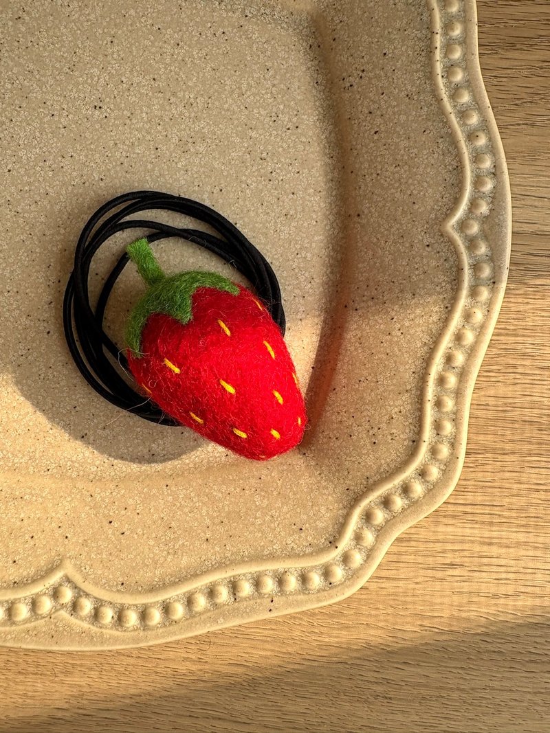 毛绒绒乐园 — 草莓炫风 • 羊毛毡发饰 - 发饰 - 羊毛 