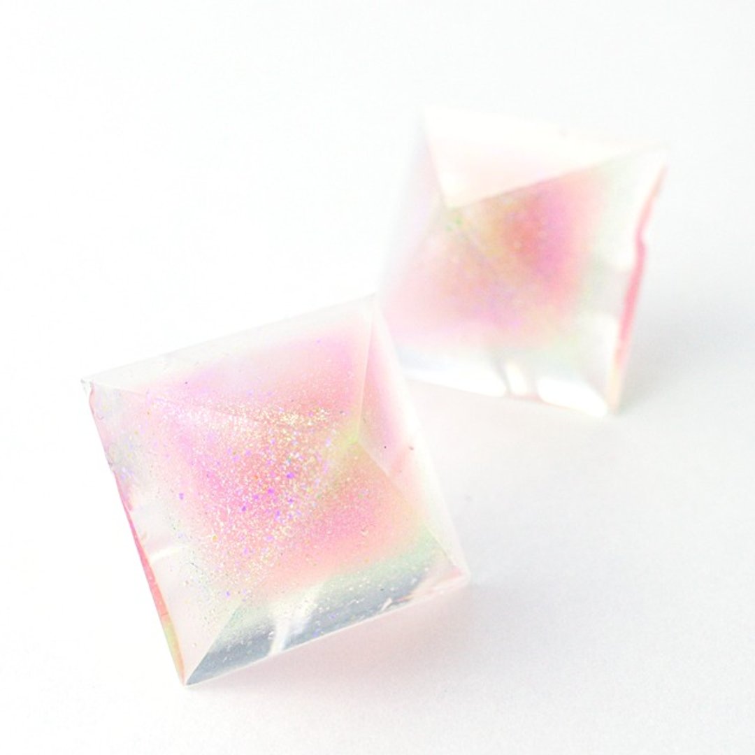 Pyramid Earrings (sakura - mochi) - 耳环/耳夹 - 其他材质 粉红色