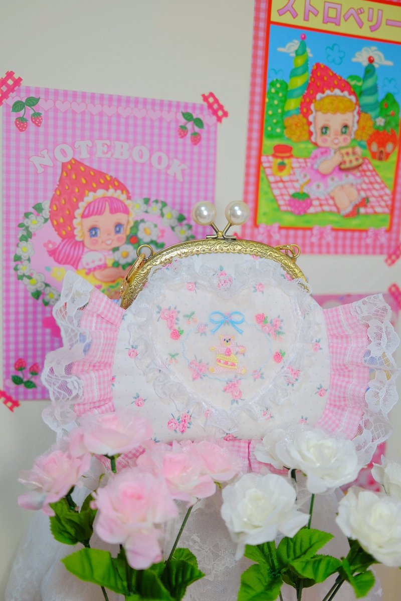 Cutie bear-口金包 - 侧背包/斜挎包 - 棉．麻 白色