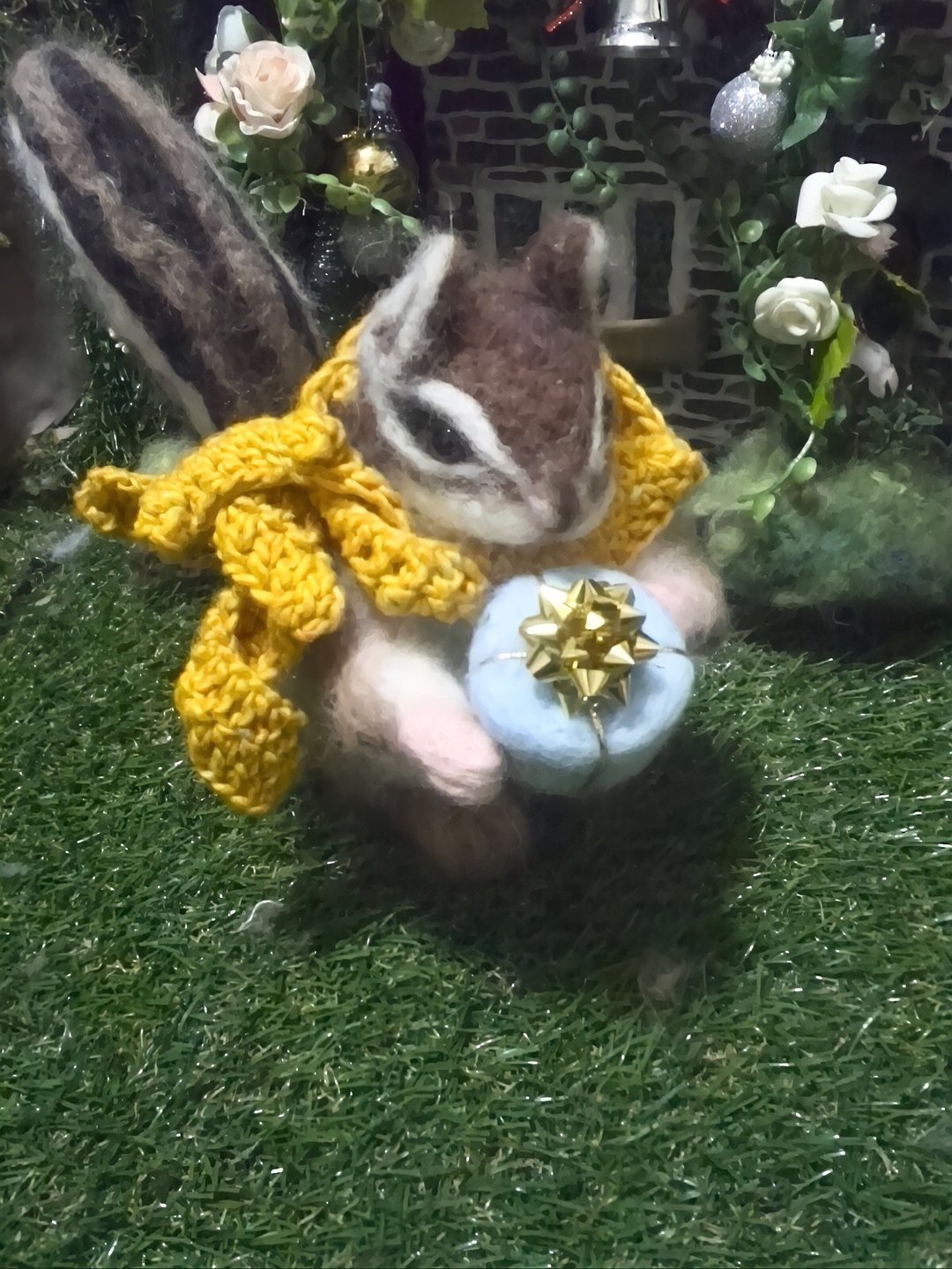 Made to order Wool felted chipmunk with yellow scarf - 玩偶/公仔 - 羊毛 