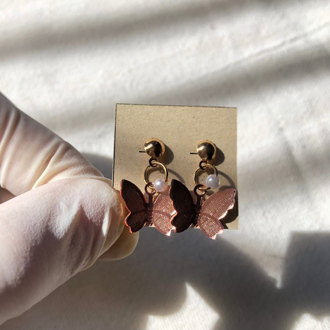 Butterfly earrings -Nickel free - 耳环/耳夹 - 珐琅 金色